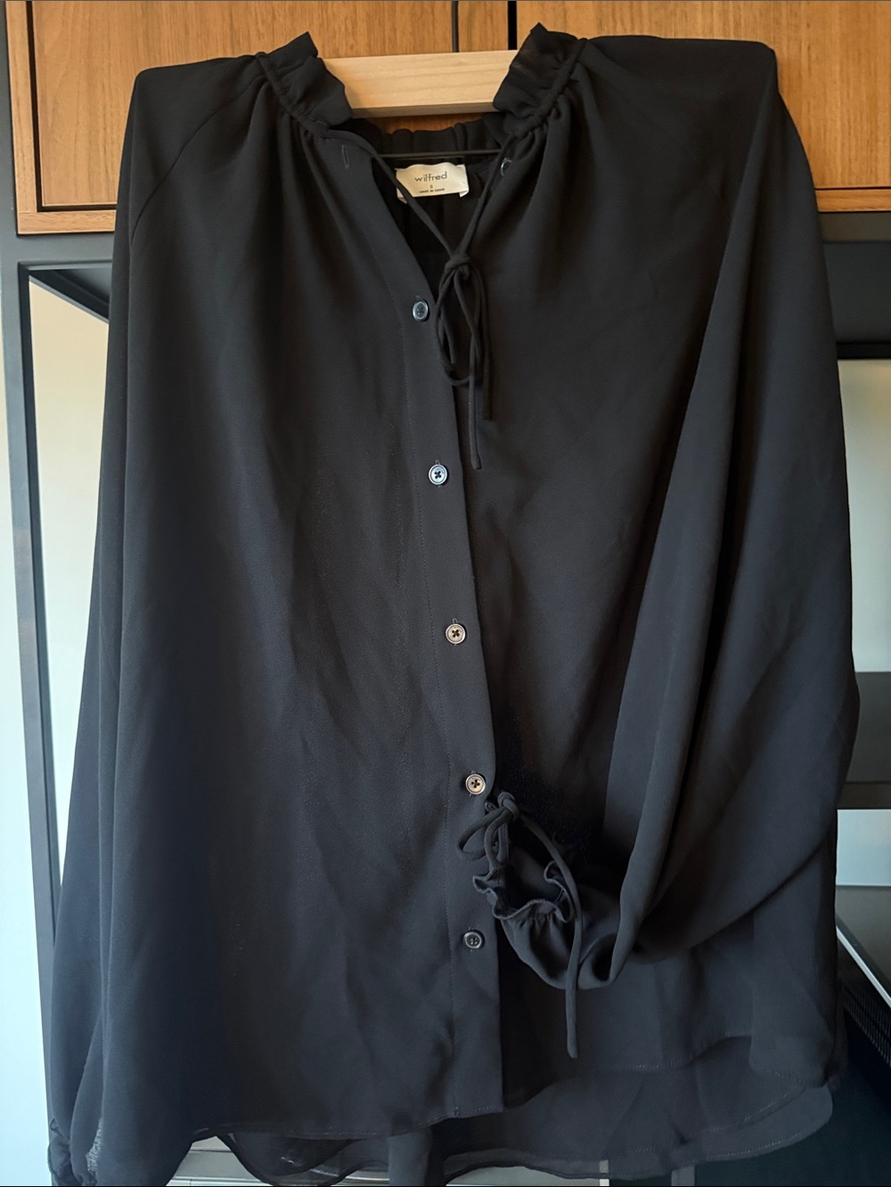 Aritzia Wilfred Olivette Blouse S Black | Sheer Tie Neck Balloon Sleeve Top